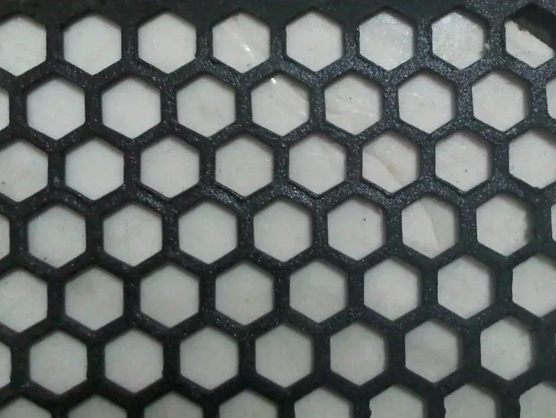 Chapa perfurada furo hexagonal